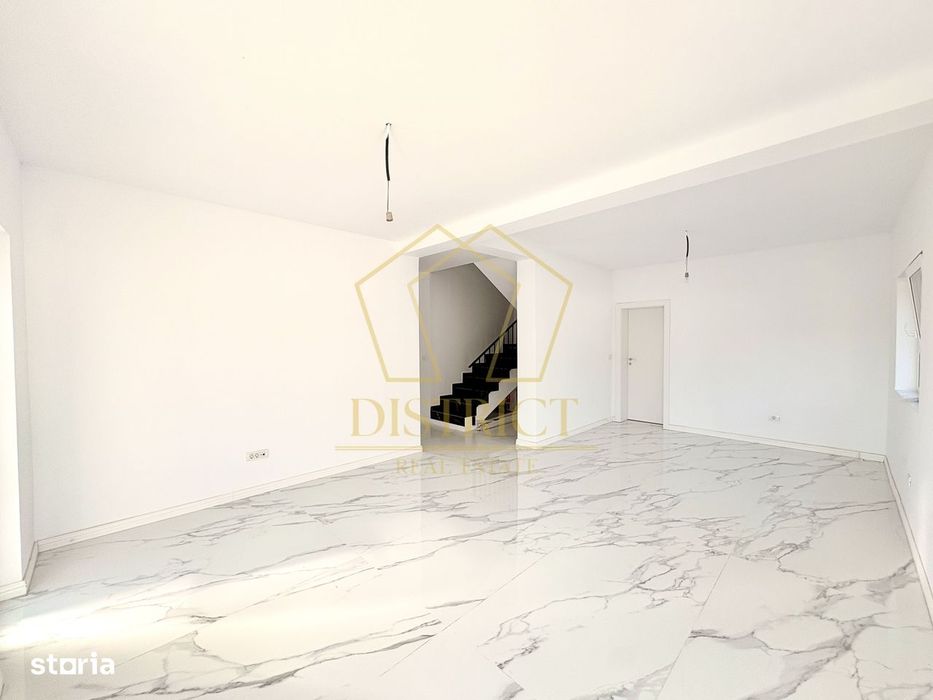 Duplex cu 4 camere, despărțite prin camera tehnica | Mosnita Noua