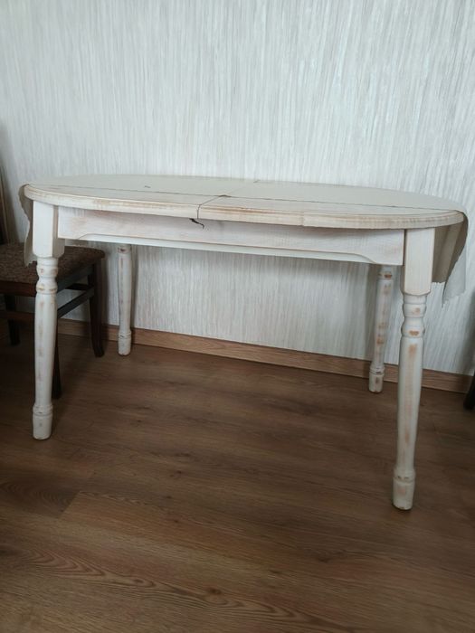 Маса със столове