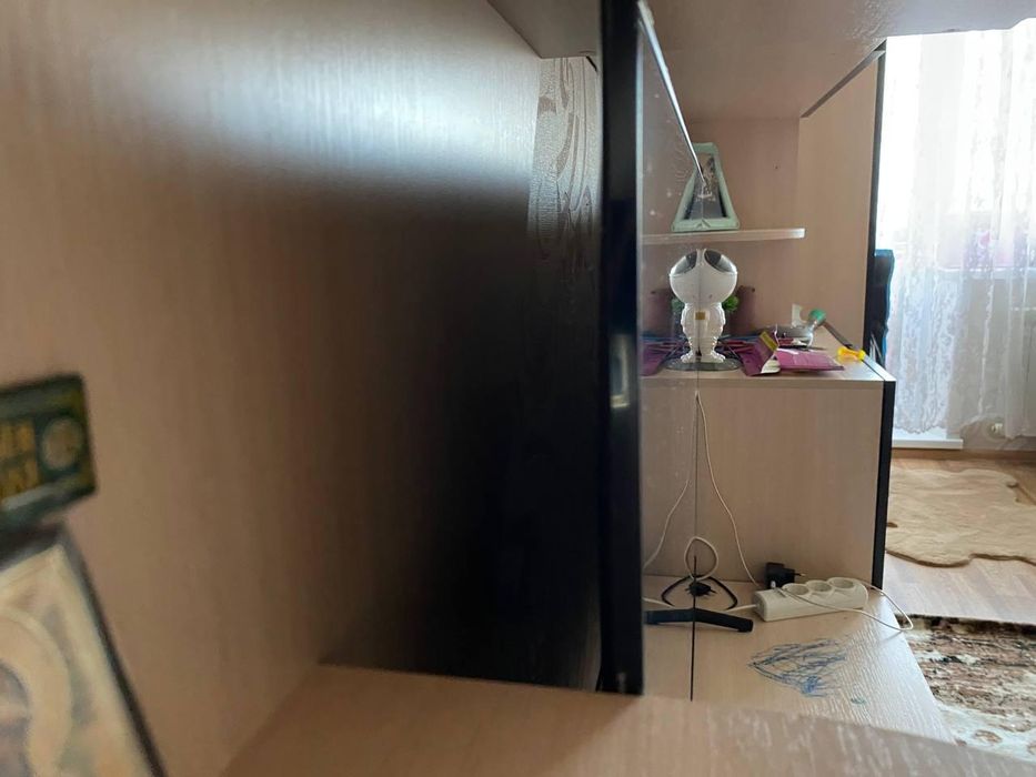 Телевизор современной плоский