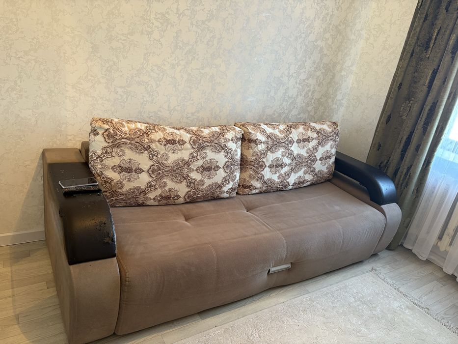 Продам диван очень комфортный