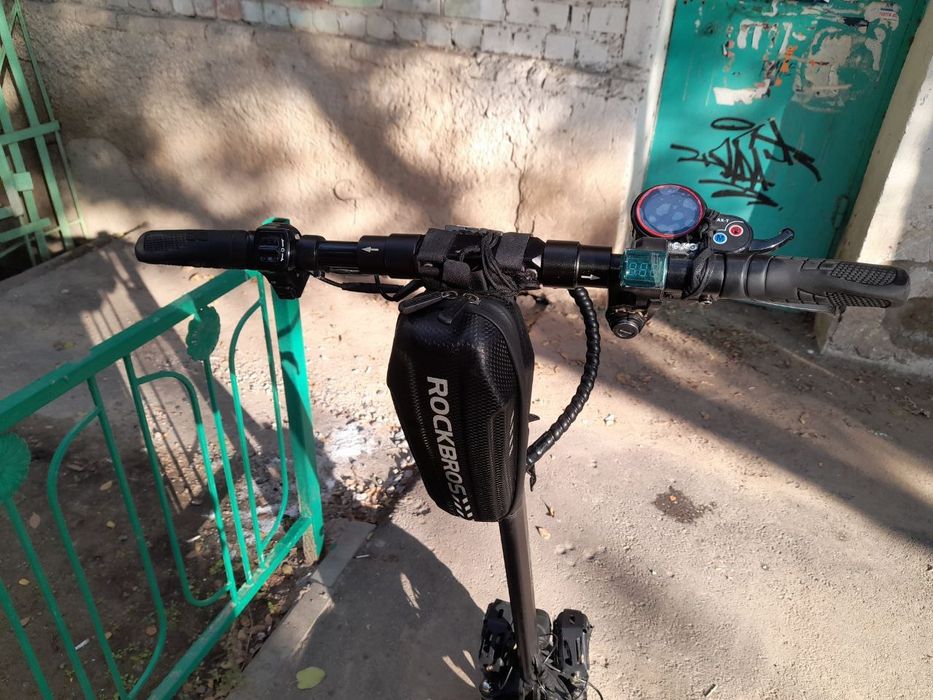 Электронный Kugoo M5