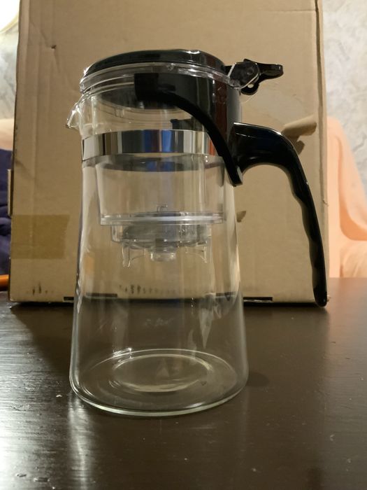 Стъклена кана за чай или кафе с дифузер и бутон 750мл