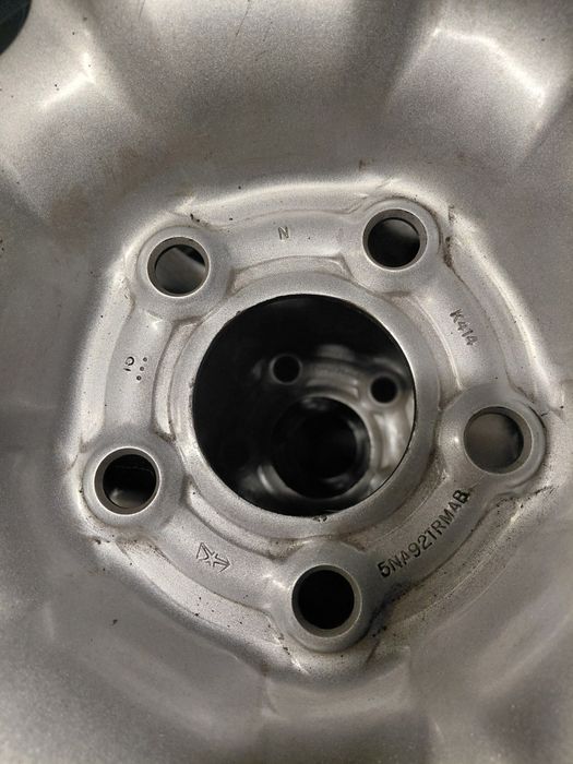 5×110-17" Jeep Cherokee 3 броя  джанти original. Нови