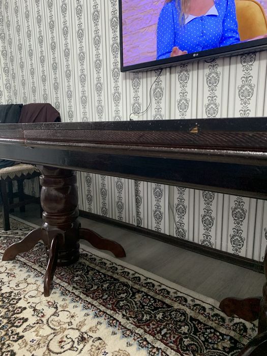 стол  для гостиной