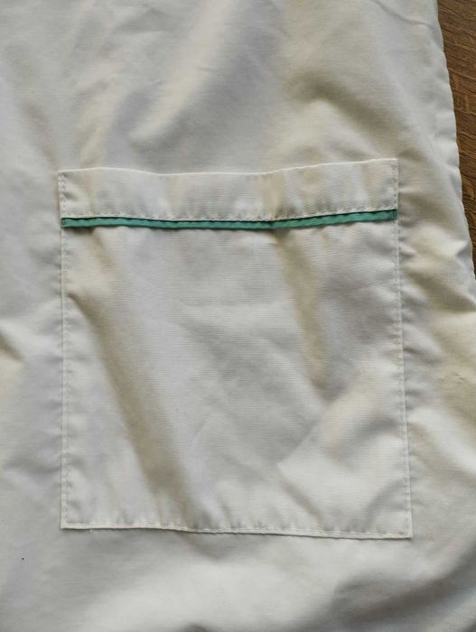 Дамска медицинска туника EМЕЛИ, бяла със зелени кантове, размер L