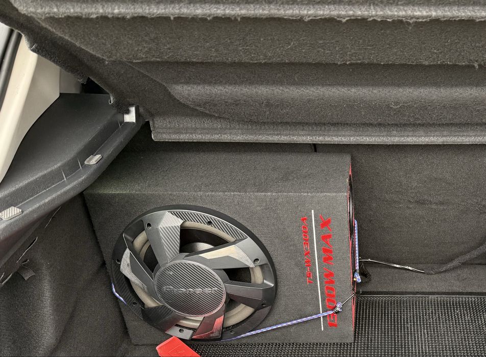 Subwoofer auto activ