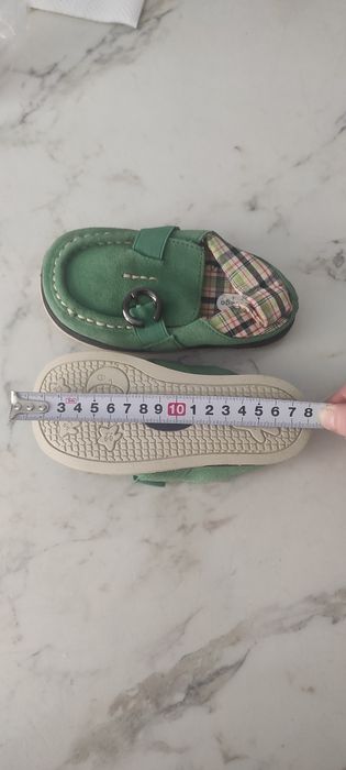 Продам детскую обувь.