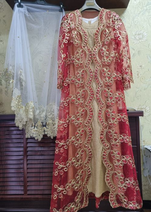 Келинлар учун ансамбль Янги кийилмаган