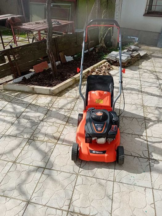 Моторна косачка “DAEWOO”