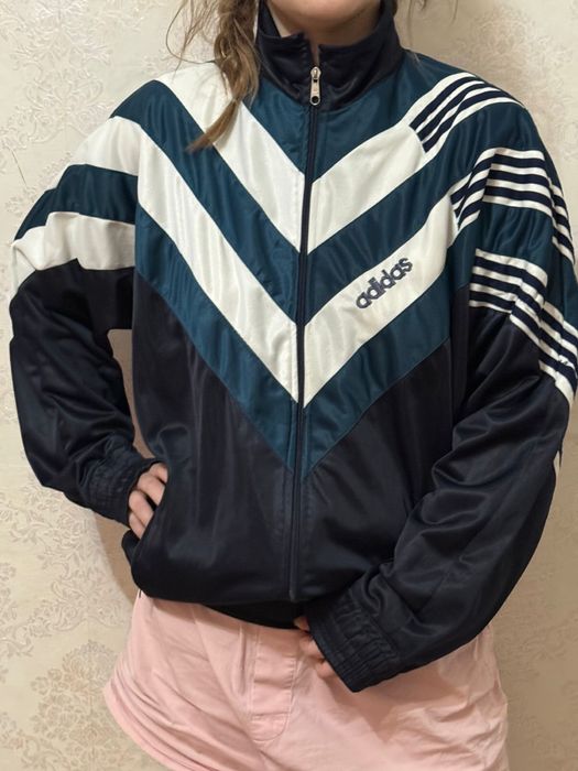 Продам кофту Адидас