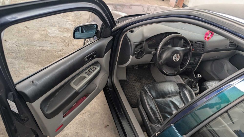 VW Golf 4 – 1.8 20V, 4Motion, GPL, Piele, Vopsea Cameleon.