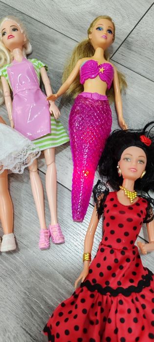 Lot păpuși Barbie 11 păpuși