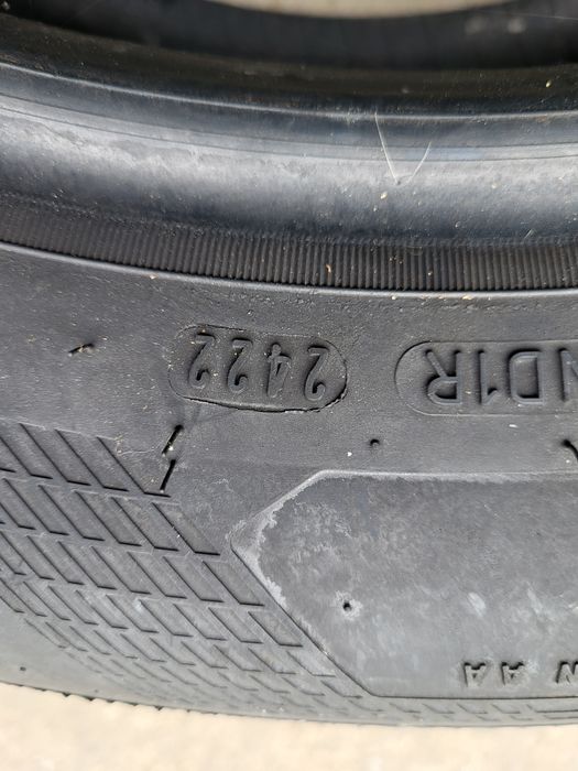 2 anvelope 235 55 R 17 Goodyear vara