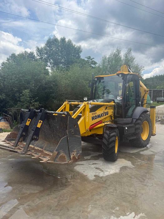 Buldoexcavator KOMATSU model WB93R-8