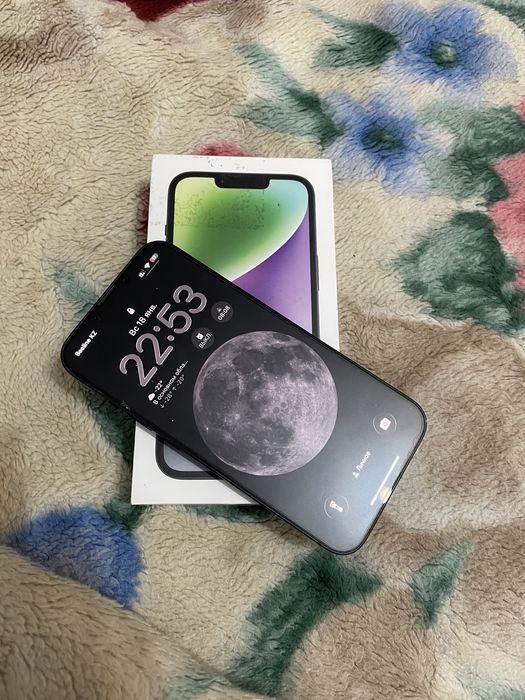 Айфон 14 в хорошем состояние