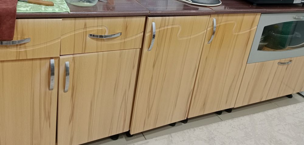 Продается кухонный гарнитур