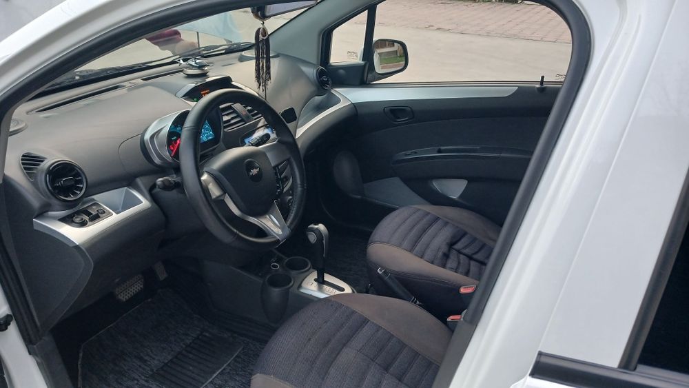 Spark 1.25 sotiladi. 2021-yil. Avtomat.