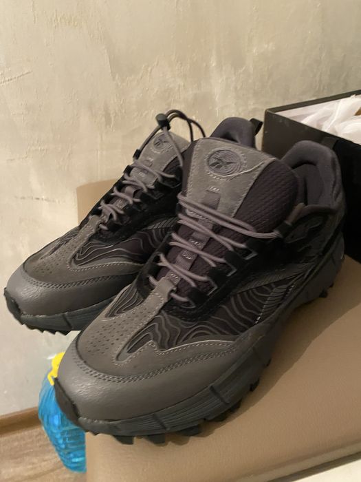 Продам кроссовки термо Reebok.