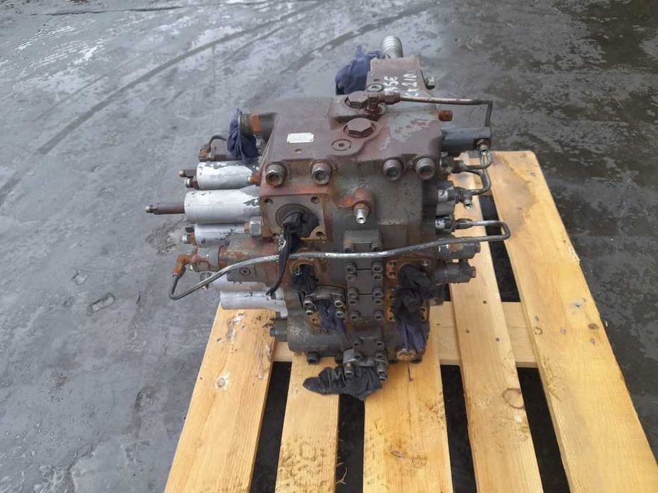 Distribuitor hidraulic C0107-55007 excavator Case CX 210