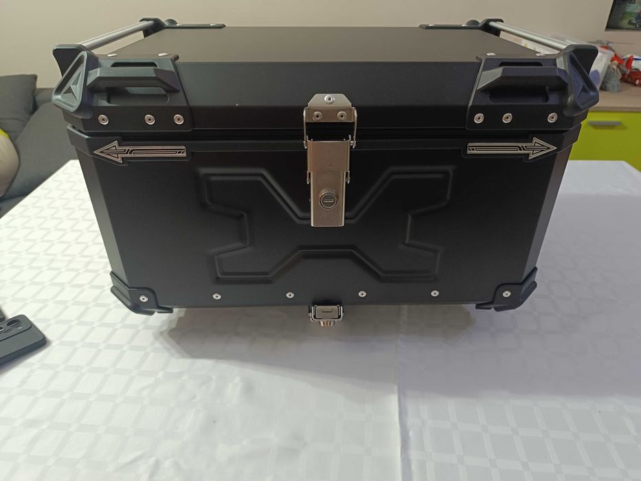 Куфар за мотор капацитет 65 , 45 литра.  Топ кейс. Куфар за мотоциклет