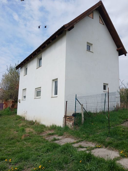 Casa de vânzare în Toparcea