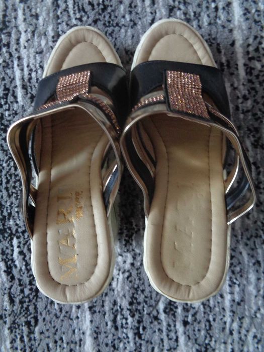 Vand saboti cu platforma.