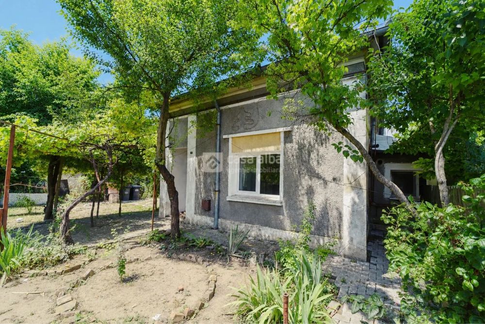 Casa plan parter posibilitate duplex Str Sararie 115