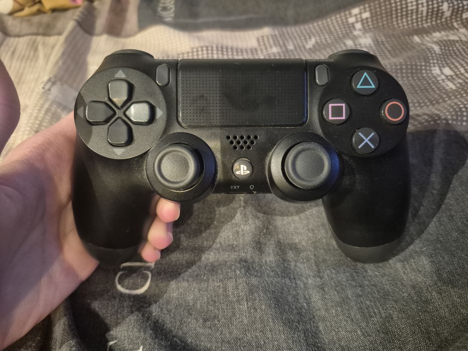 Ps4 с 11 играми !