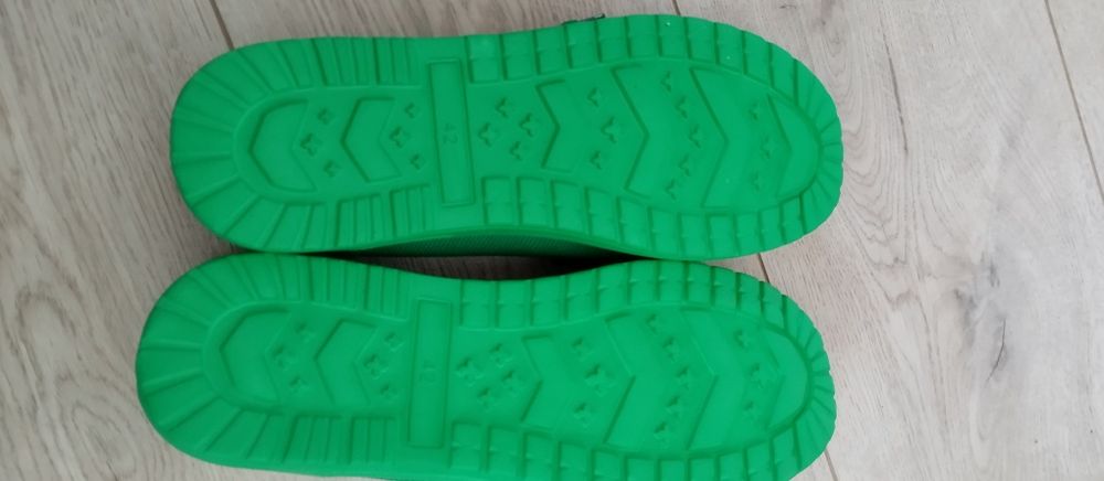 Дамски мокасини.