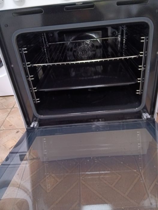 Свободно стояща печка с керамичен плот Voss Electrolux с 2 години Гаранция!