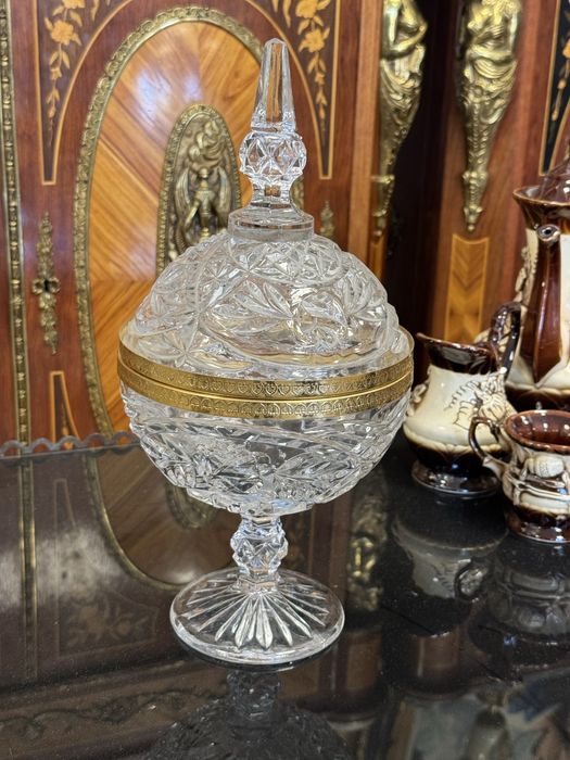 Bomboniera cu capac din cristal si elemente alama
