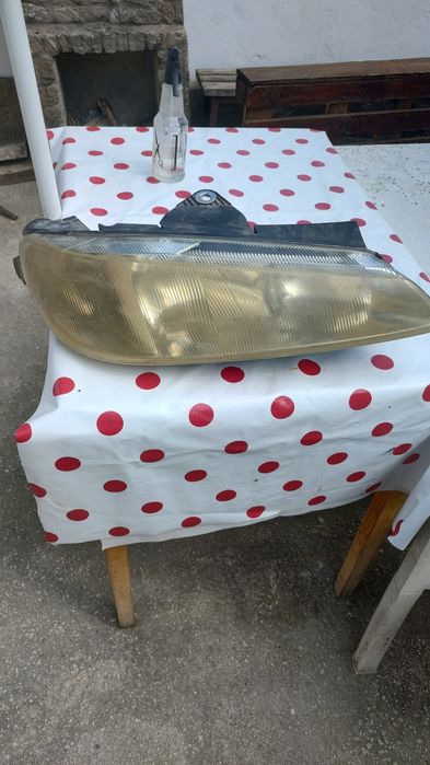 Фар на пежо 406 от 2000