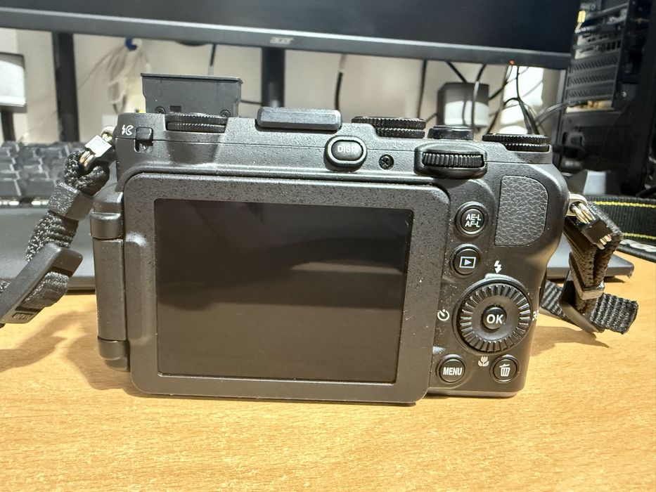 Nikon CoolPix P7700 12mp senzor 1.7”