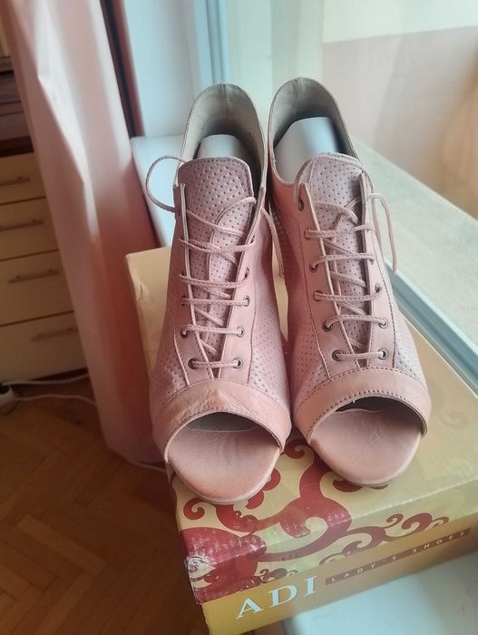 Дамски обувки от естествена кожа