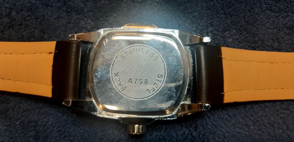 Часовник  AMBER TIME