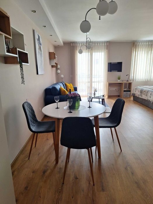 Дава се под наем Едностаен апартамент в София, Център - 46 кв.м за 459 € - Снимка #1