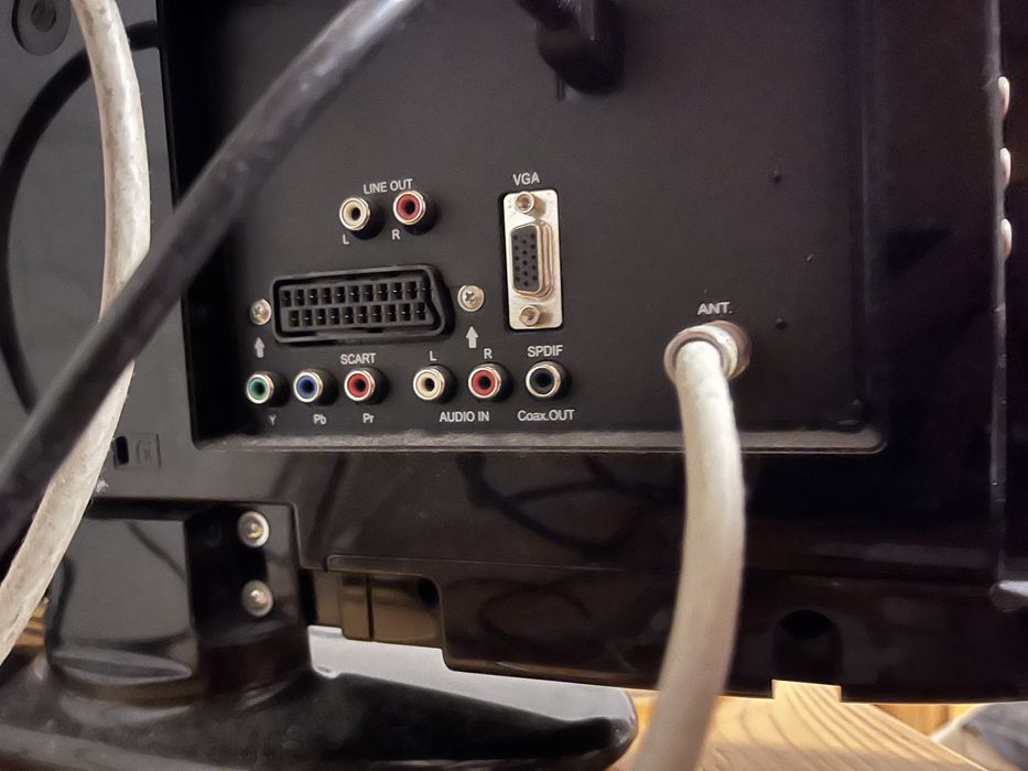 Телевизор Crown 22”