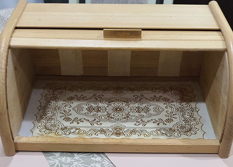 Продам хлебницу деревянную