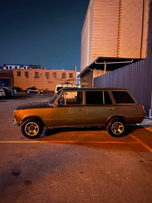 Ваз2102 сотилади