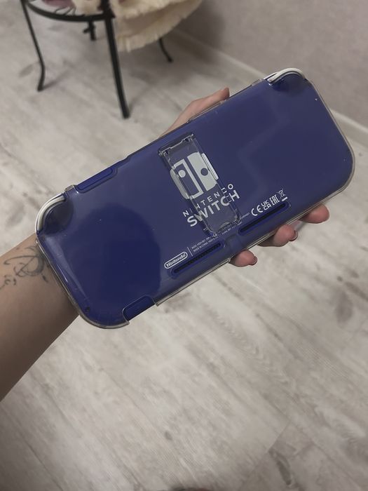 Nintendo Switch Lite новая, с прошивкой