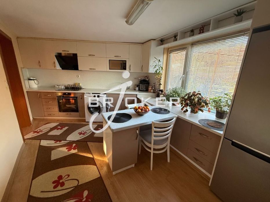 Къща в Кърджали-с.Резбарци площ 180 цена 280000