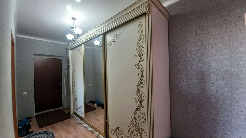 Продам шкаф купе в хорошем состоянии