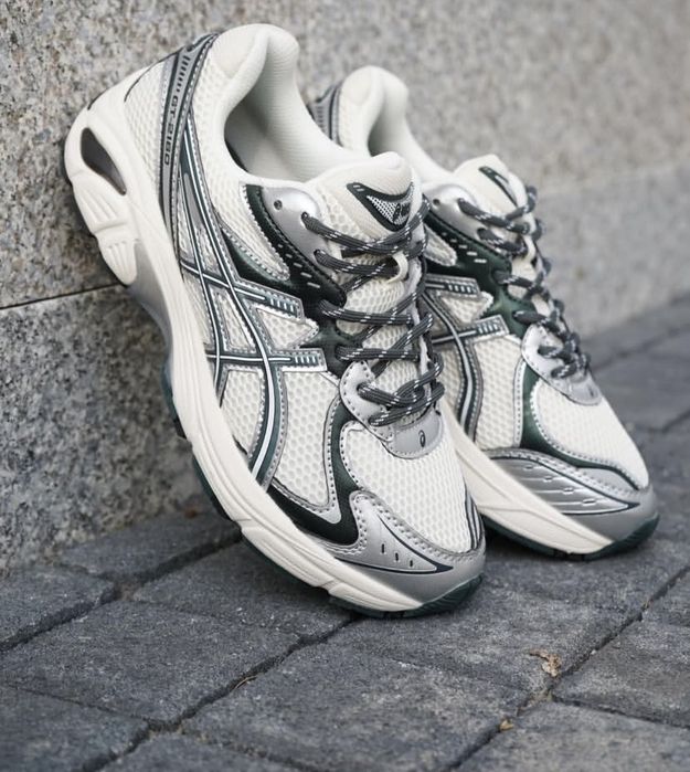 Продаются кроссовки