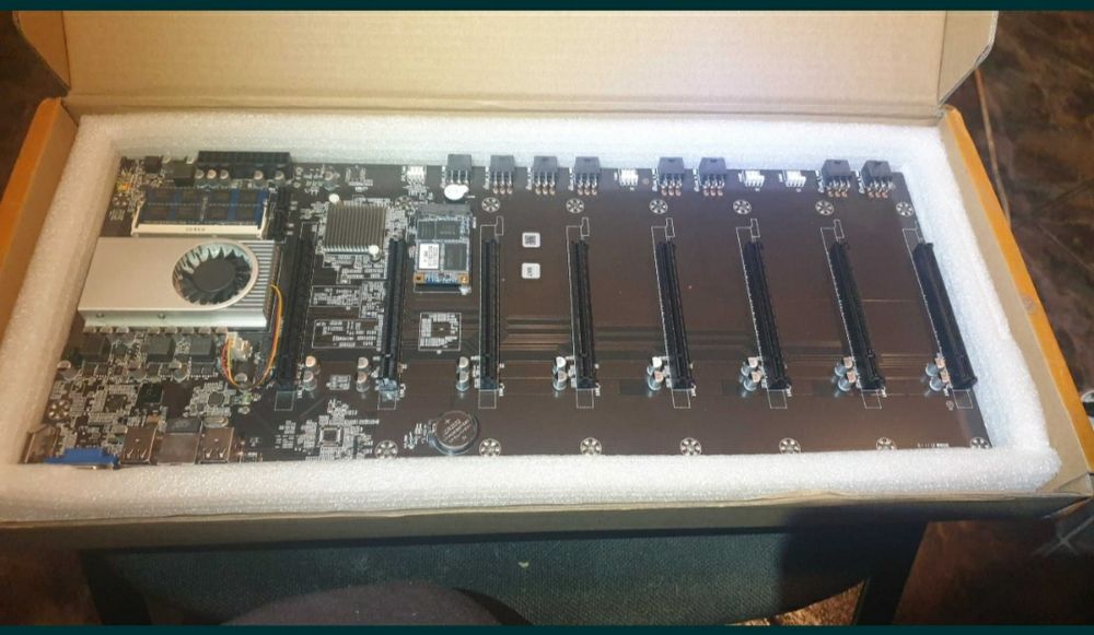 Placa de baza minat, procesor i5/ 8x PCI-E16x 8Gb RAM/ 128 G SSD