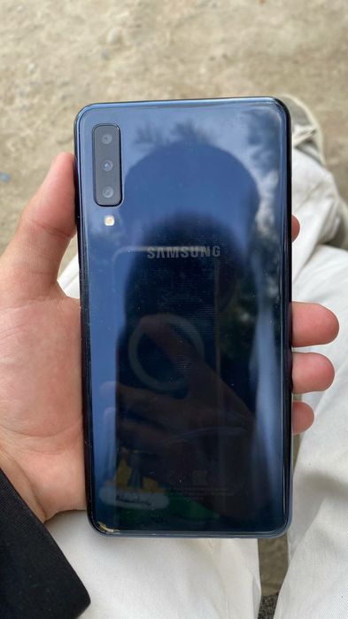 Samsung galaxy A7 srochna!!