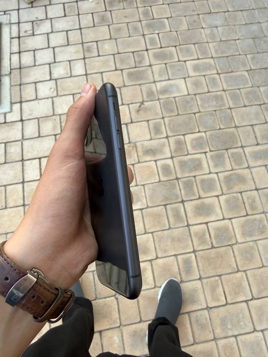 iPhone 11 64 GB tiniq