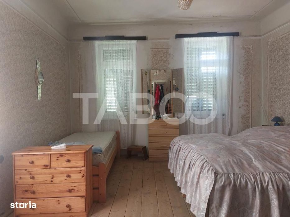 Casa si curte individuala 2 corpuri de casa separate 4 camere gradina