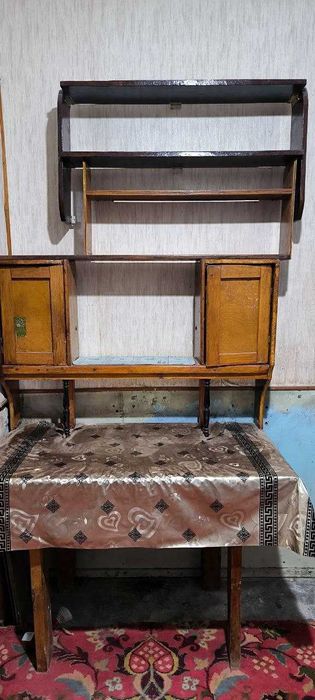 Продается стол с книжными полками