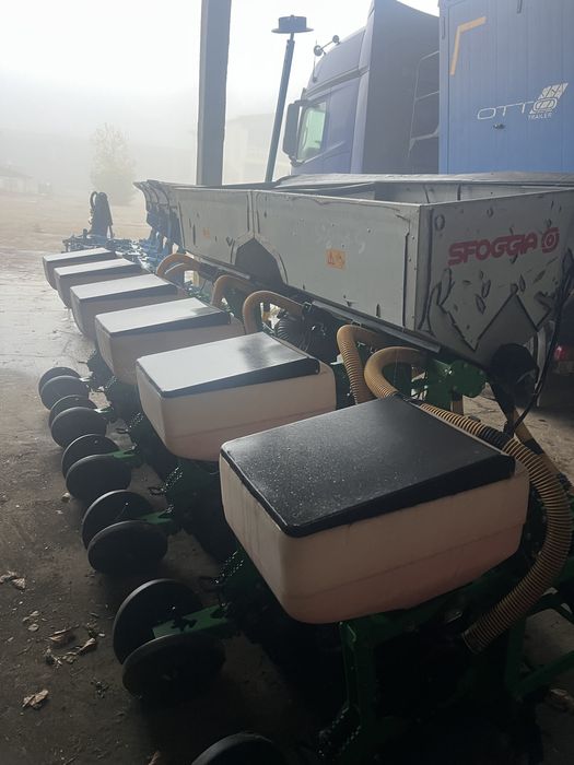 16 ha teren arabil Tecuci irigatii Utilaje agricole