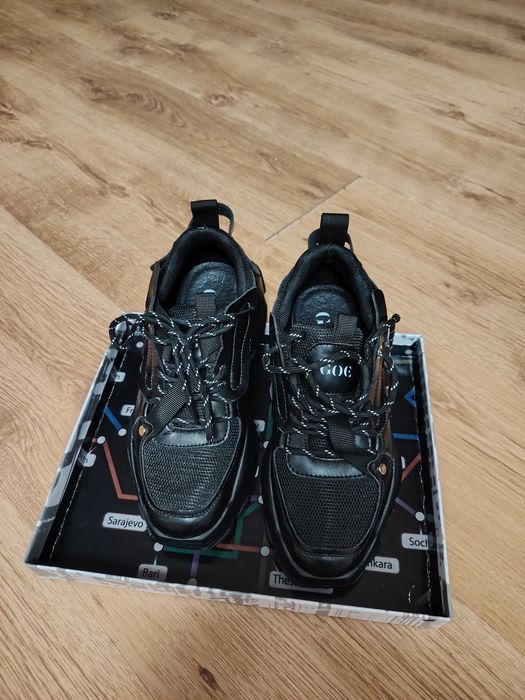 Adidasi GOE, negri